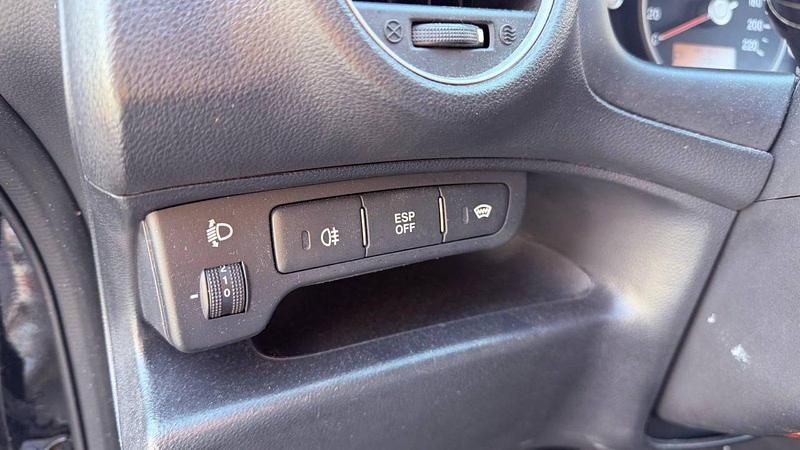 Gebraucht Kia Carens EX 144 PS (105 kW) 2008 Schwarz Van / Kleinbus