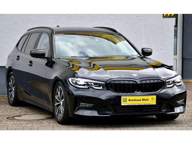 Gebraucht BMW 320 Advantage 190 PS (139 kW) 2021 Saphirschwarz (metallic) Kombi