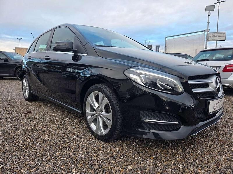 Gebraucht Mercedes B220 177 PS (130 kW) 2016 Schwarz Van / Kleinbus