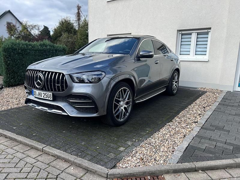 Grau Gebraucht 2021 Mercedes GLE53 AMG AMG SUV | 85.999 € - Bild 1/4