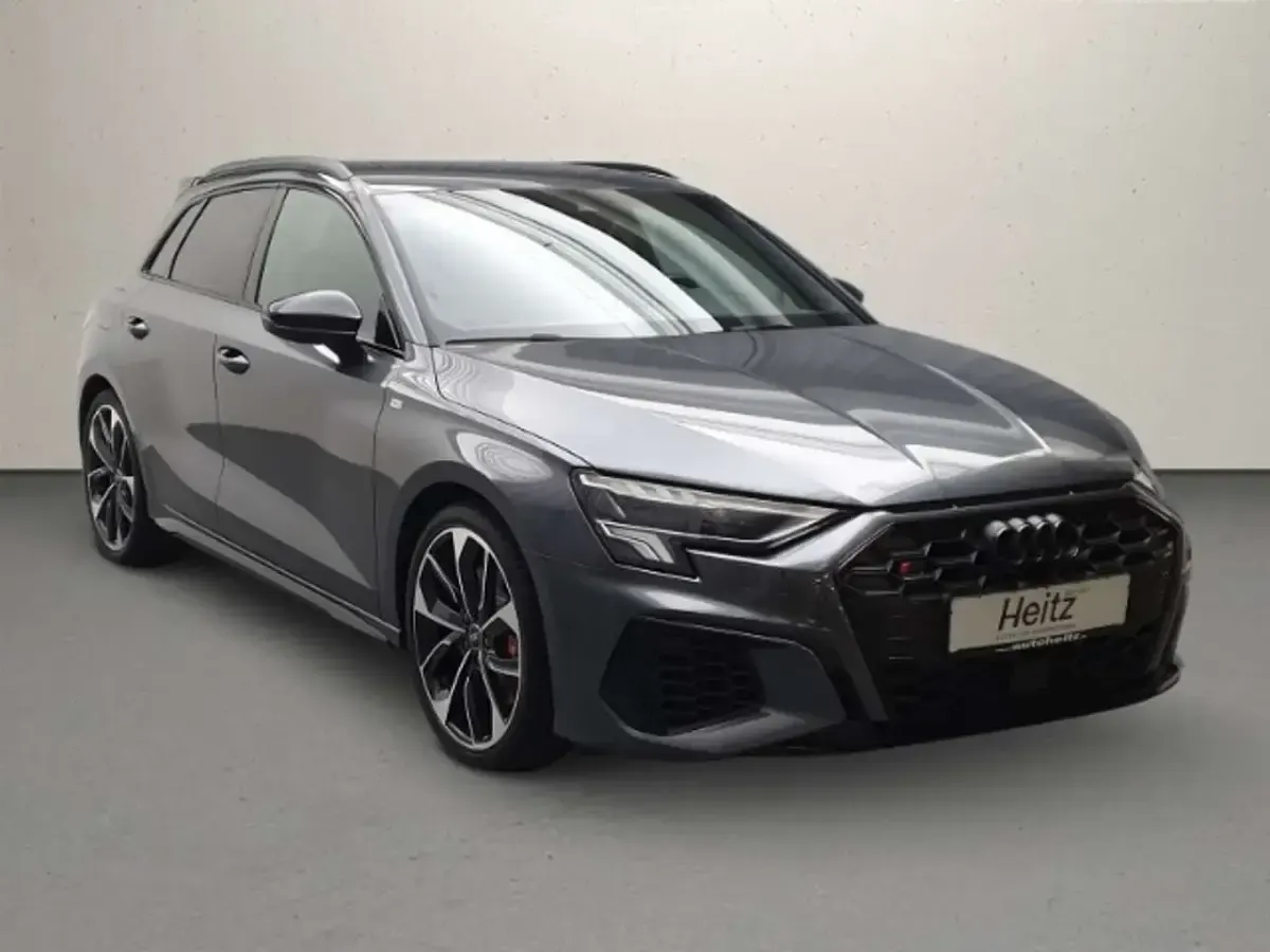 Gebraucht Audi S3 Sportback Business 310 PS (228 kW) 2022 Daytonagrau perleffekt Kleinwagen