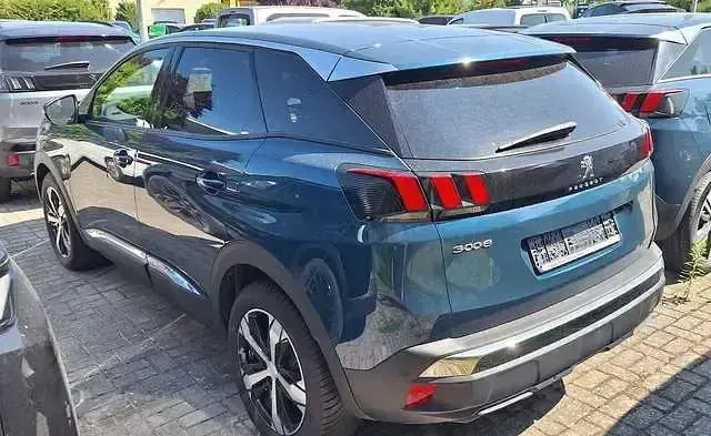 Gebraucht Peugeot 3008 Allure 131 PS (96 kW) 2023 Lackierung blau celebes metall SUV