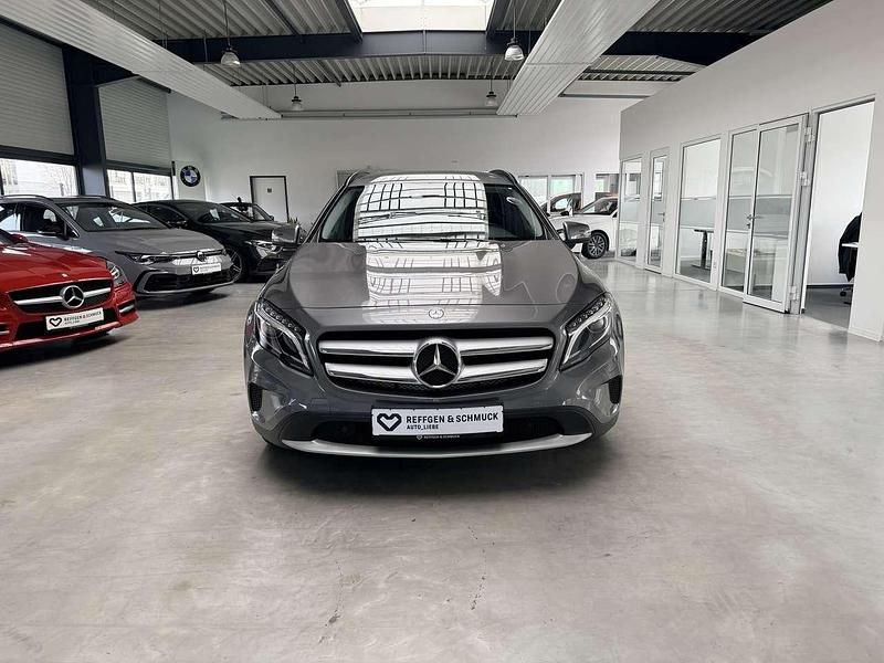 Gebraucht Mercedes GLA200 Style 156 PS (114 kW) 2016 Mountaingrau (metallic) SUV