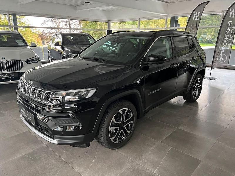 Gebraucht Jeep Compass Limited 131 PS (96 kW) 2022 Schwarz SUV