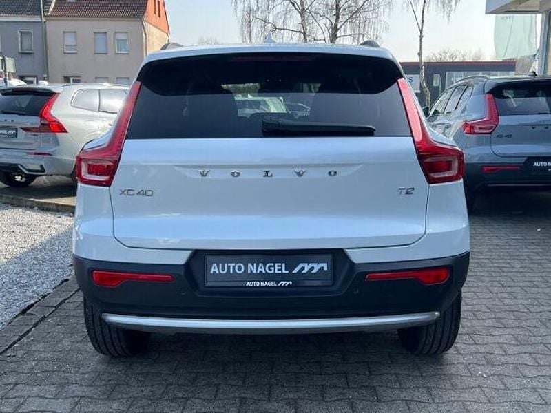 Gebraucht Volvo XC40 129 PS (94 kW) 2023 Weiß SUV