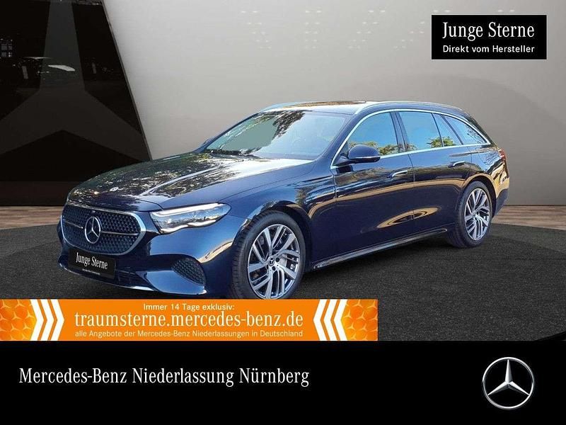 Blau Gebraucht 2024 Mercedes E300 Advanced Plus Limousine | 51.990 € - Bild 1/3