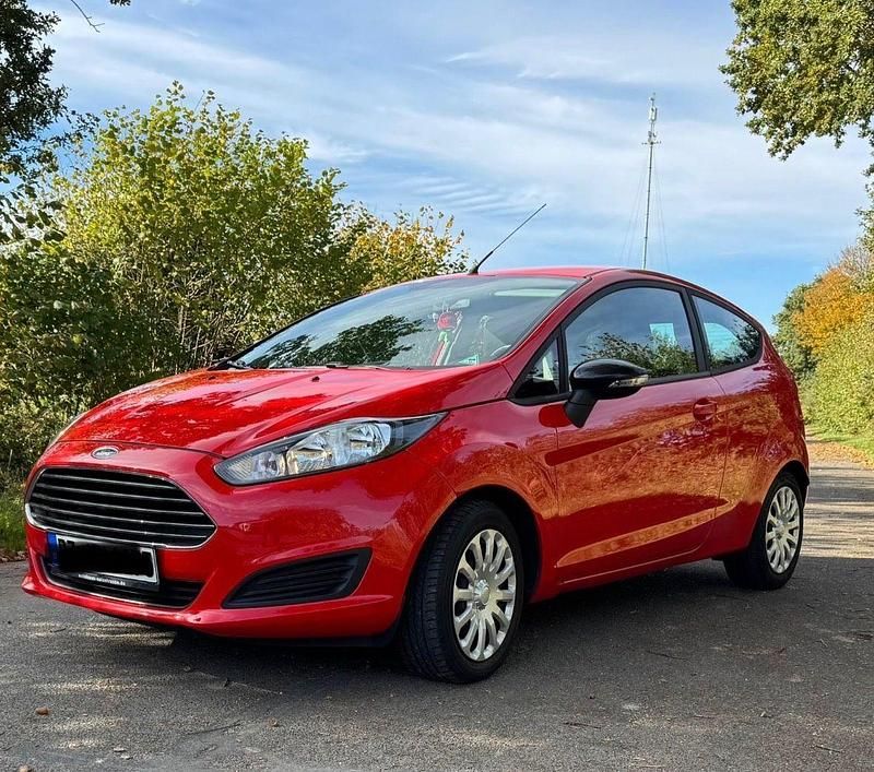Gebraucht Ford Fiesta Trend 65 PS (47 kW) 2013 Rot Kleinwagen