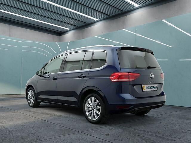 Gebraucht VW Touran Highline 150 PS (110 kW) 2024 Blau Van / Kleinbus