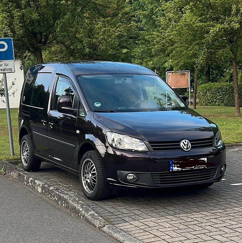 Violet Gebraucht 2011 VW Caddy Van / Kleinbus | 9.199 € (Etwas zu teuer) - Bild 1/4