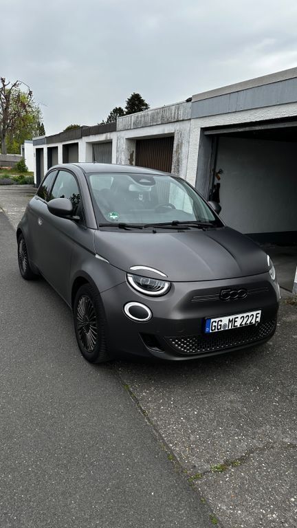 Grau Gebraucht 2021 Fiat 500e Icon Kleinwagen | 19.000 € (Etwas zu teuer) - Bild 1/4