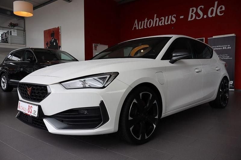 Weiß Gebraucht 2022 Cupra Leon VZ Limousine | 24.280 € (Fairer Preis) - Bild 1/4