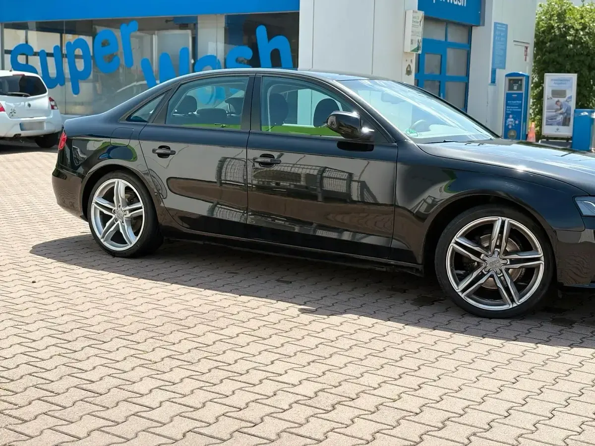 Gebraucht Audi A4 180 PS (132 kW) 2009 Schwarz Limousine