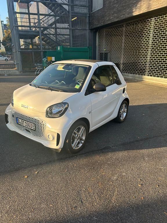 Weiß Gebraucht 2020 Smart ForTwo Electric Drive Cabrio | 10.500 € (Fairer Preis) - Bild 1/4