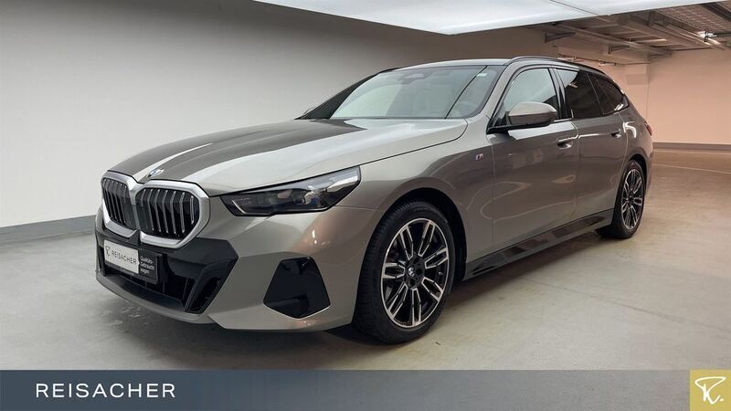 Oxidgrau ii metallic Gebraucht 2024 BMW 520 Comfort Edition Kombi | 55.555 € (Superpreis) - Bild 1/4