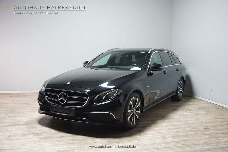 Gebraucht Mercedes E300 Avantgarde 245 PS (180 kW) 2020 Obsidianschwarz meta (metallic) Kombi