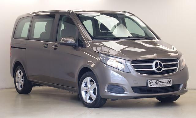 Grau Gebraucht 2018 Mercedes V220 Van / Kleinbus | 38.999 € (Superpreis) - Bild 1/2