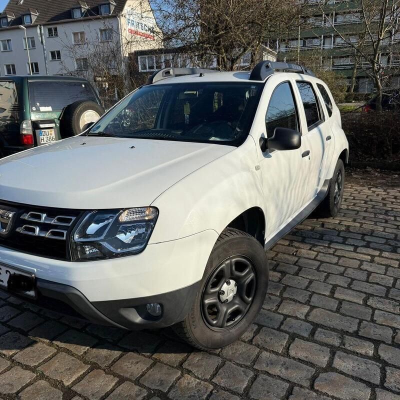 Weiß Gebraucht 2018 Dacia Duster Lauréate SUV | 9.500 € (Superpreis) - Bild 1/4