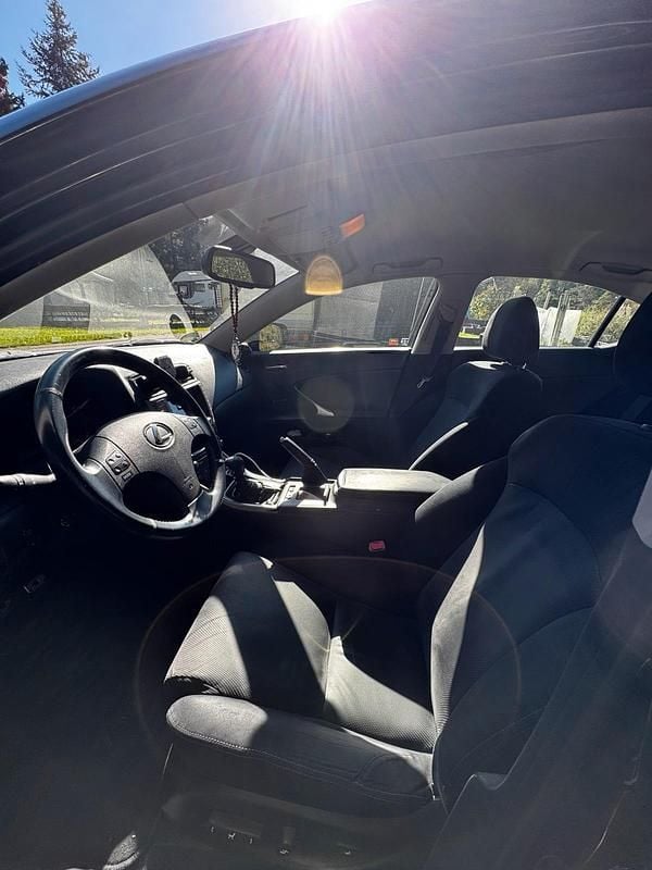 Gebraucht Lexus IS220d 177 PS (130 kW) 2009 Schwarz Limousine