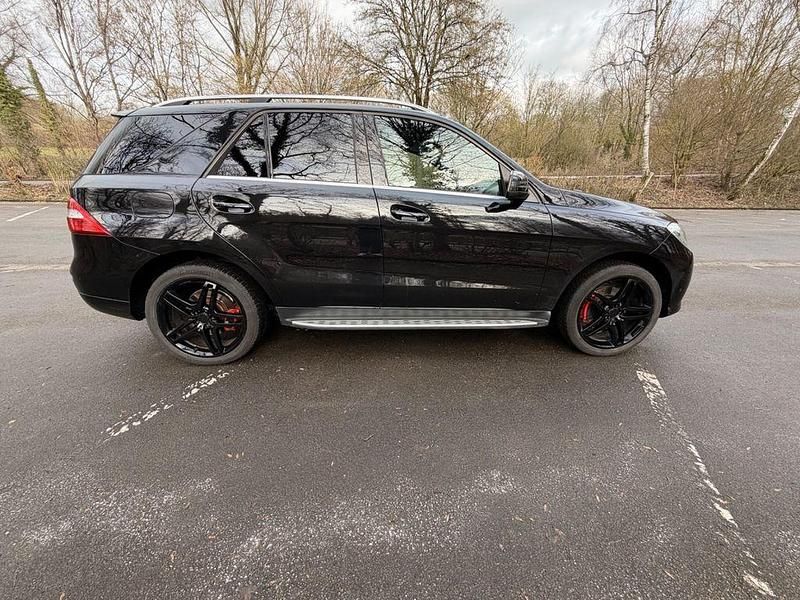 Gebraucht Mercedes ML350 258 PS (189 kW) 2014 Schwarz SUV