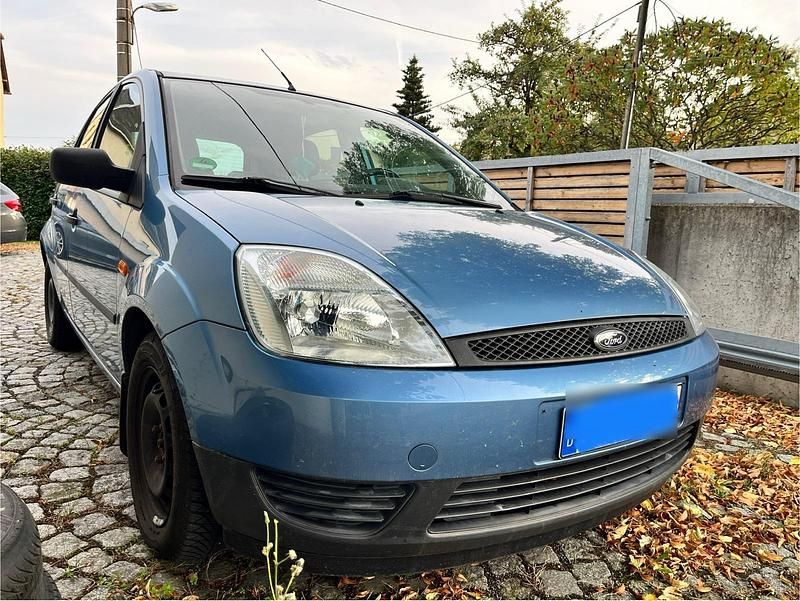 Blau Gebraucht 2002 Ford Fiesta Kleinwagen | 2.421 € (Teuer) - Bild 1/4