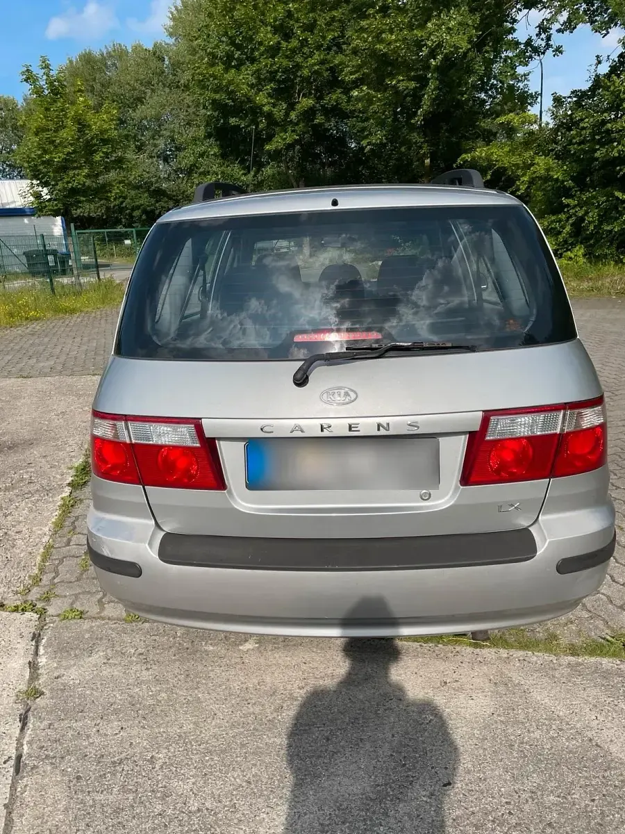 Gebraucht Kia Carens 128 PS (94 kW) 2003 Grau Van / Kleinbus