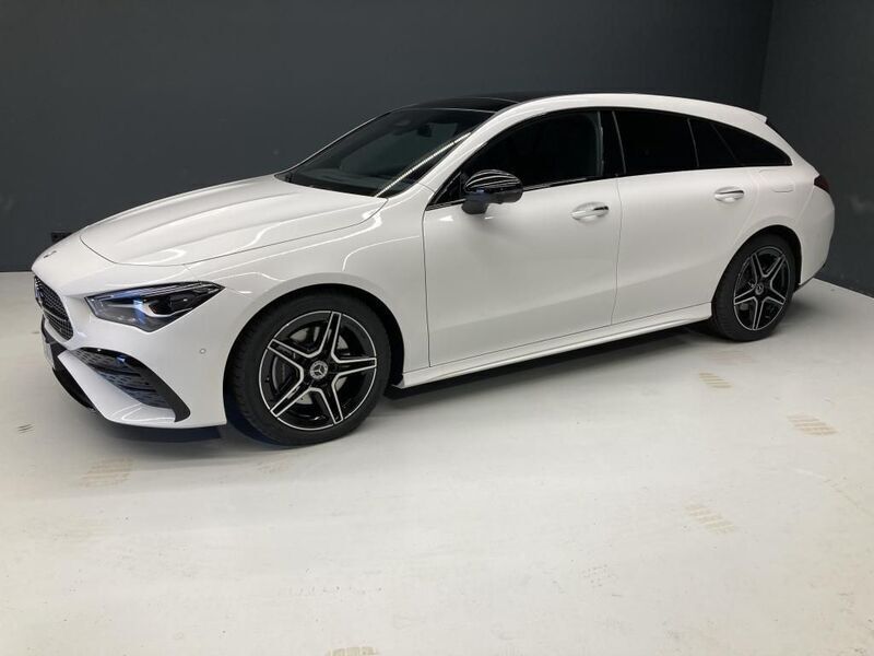 Weiß Gebraucht 2024 Mercedes CLA200 Shooting Brake AMG Kombi | 42.960 € - Bild 1/2