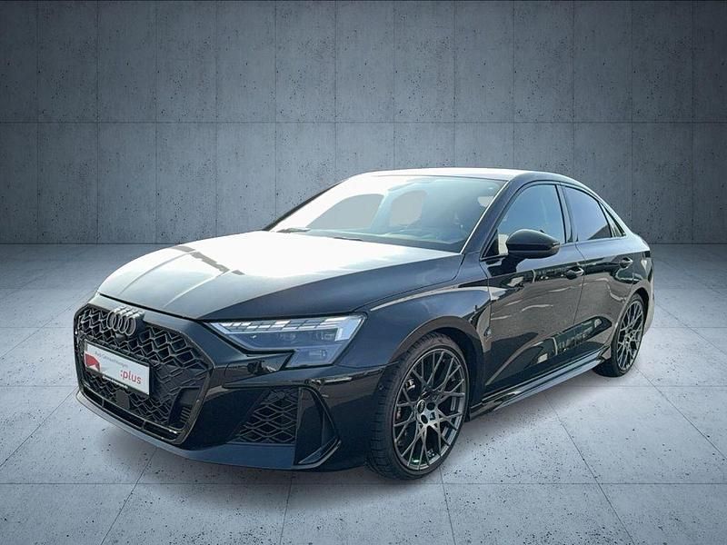 Gebraucht Audi RS3 Ambiente 400 PS (294 kW) 2025 Mythosschwarz metallic Limousine