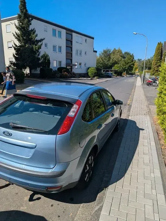 Gebraucht Ford Focus 125 PS (91 kW) 2007 Blau Limousine