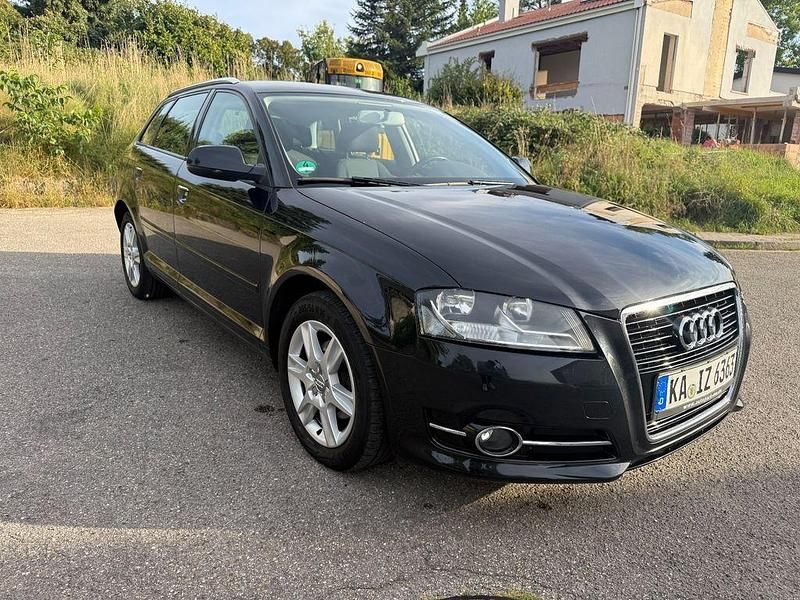 Schwarz Gebraucht 2012 Audi A3 Sportback Ambition Limousine | 5.200 € (Guter Preis) - Bild 1/4