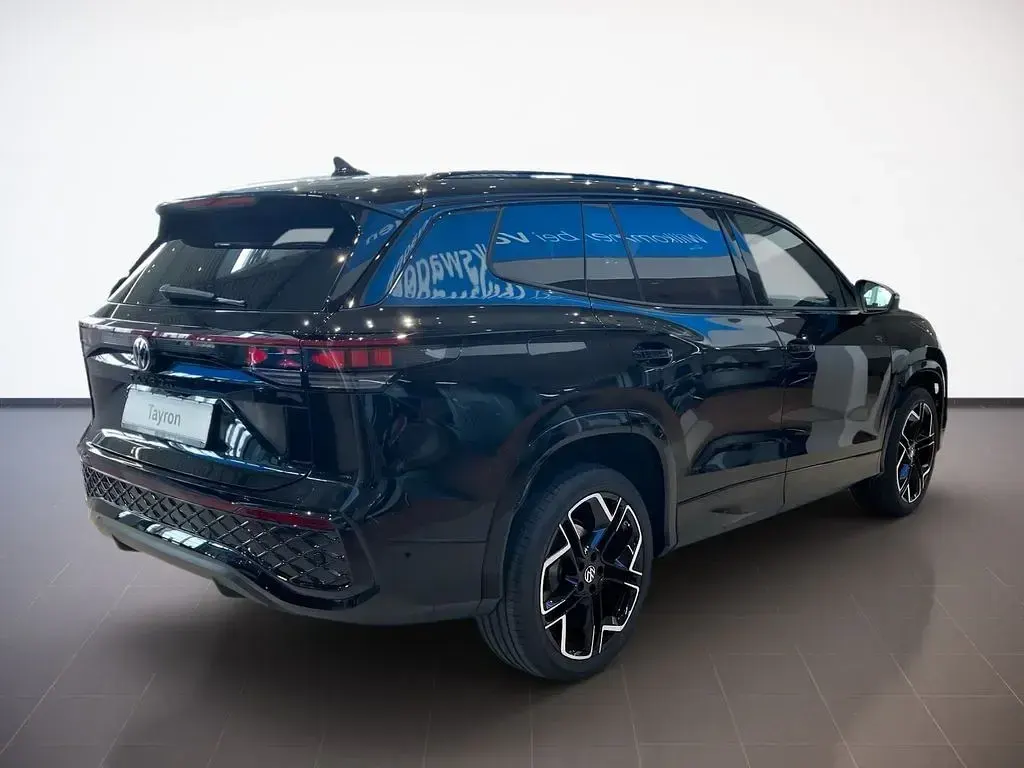 Neu VW Tayron R-line 193 PS (141 kW) 2025 Grenadillschwarz SUV