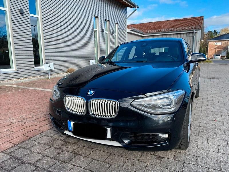 Schwarz Gebraucht 2012 BMW 120 Urban Line Kleinwagen | 7.850 € (Guter Preis) - Bild 1/4