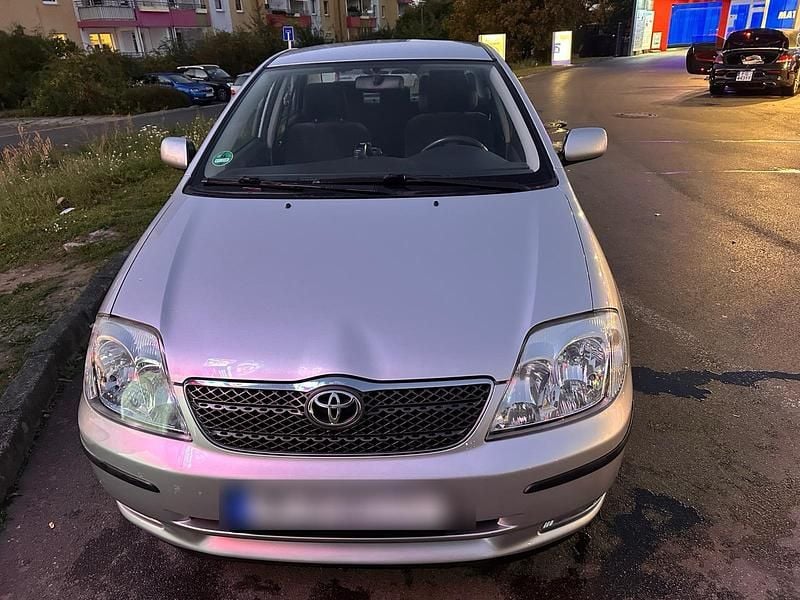 Silber Gebraucht 2004 Toyota Corolla Limousine | 3.399 € (Fairer Preis) - Bild 1/4