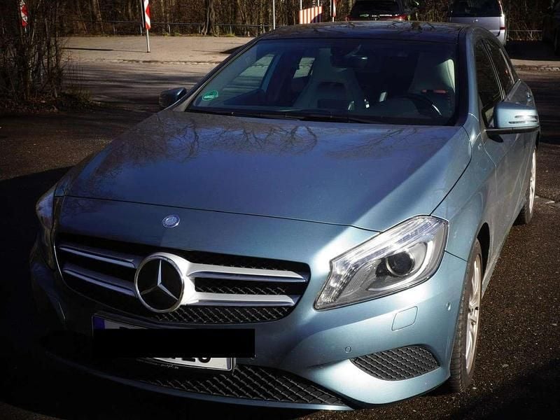Gebraucht Mercedes A250 211 PS (155 kW) 2013 Blau Limousine