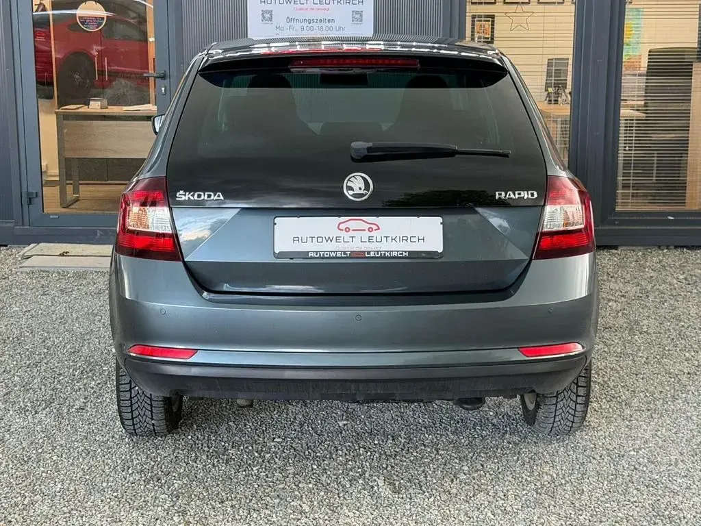 Gebraucht Skoda Rapid Elegance 122 PS (89 kW) 2014 Grau Kleinwagen