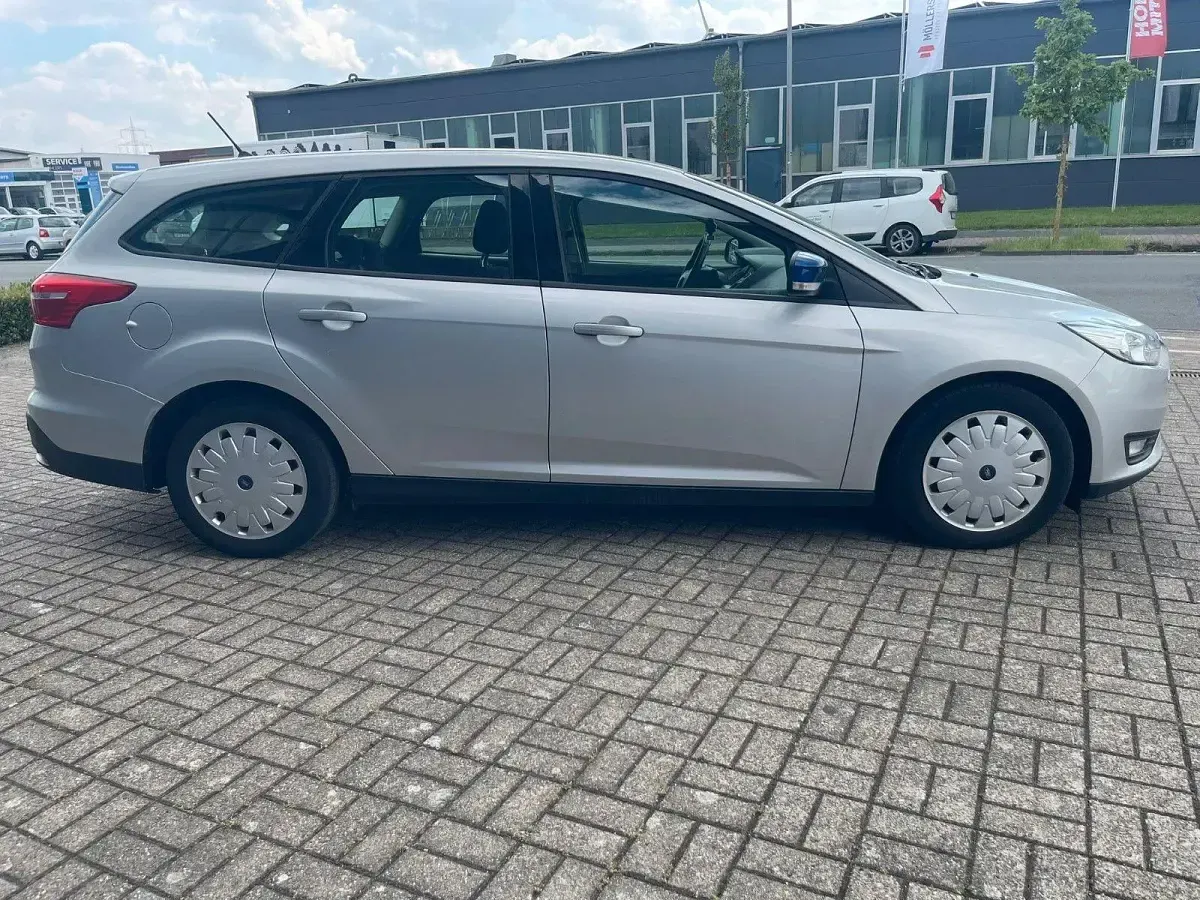 Gebraucht Ford Focus Trend 105 PS (77 kW) 2018 Silber Kombi