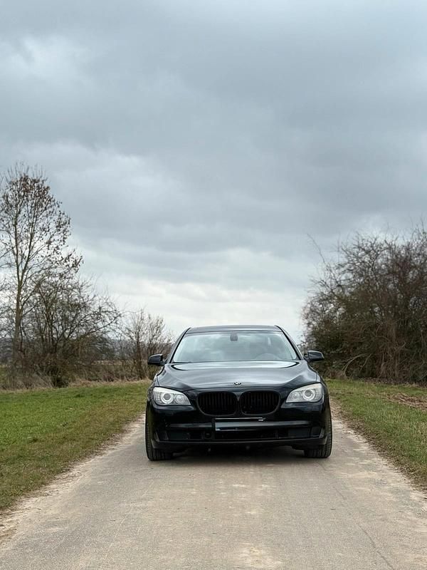 Gebraucht BMW 730 245 PS (180 kW) 2008 Schwarz Limousine