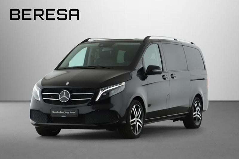 Obsidianschwarz Gebraucht 2024 Mercedes V250 Avantgarde Van / Kleinbus | 60.880 € (Fairer Preis) - Bild 1/4