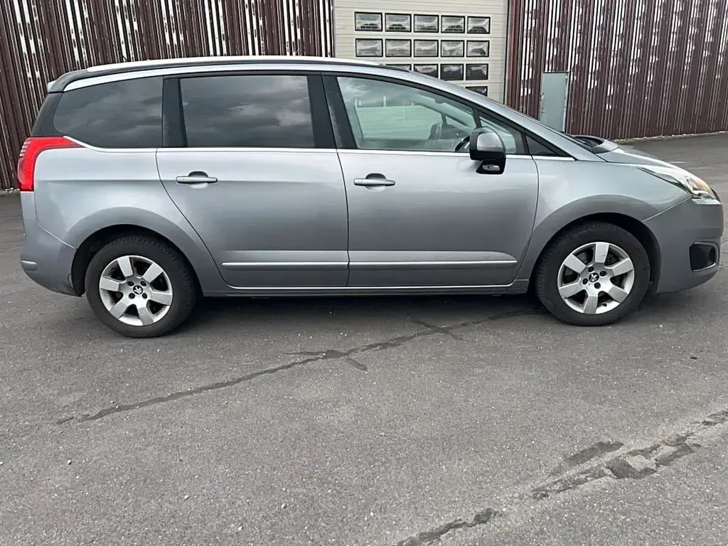 Gebraucht Peugeot 5008 Style 150 PS (110 kW) 2015 Grau Van / Kleinbus