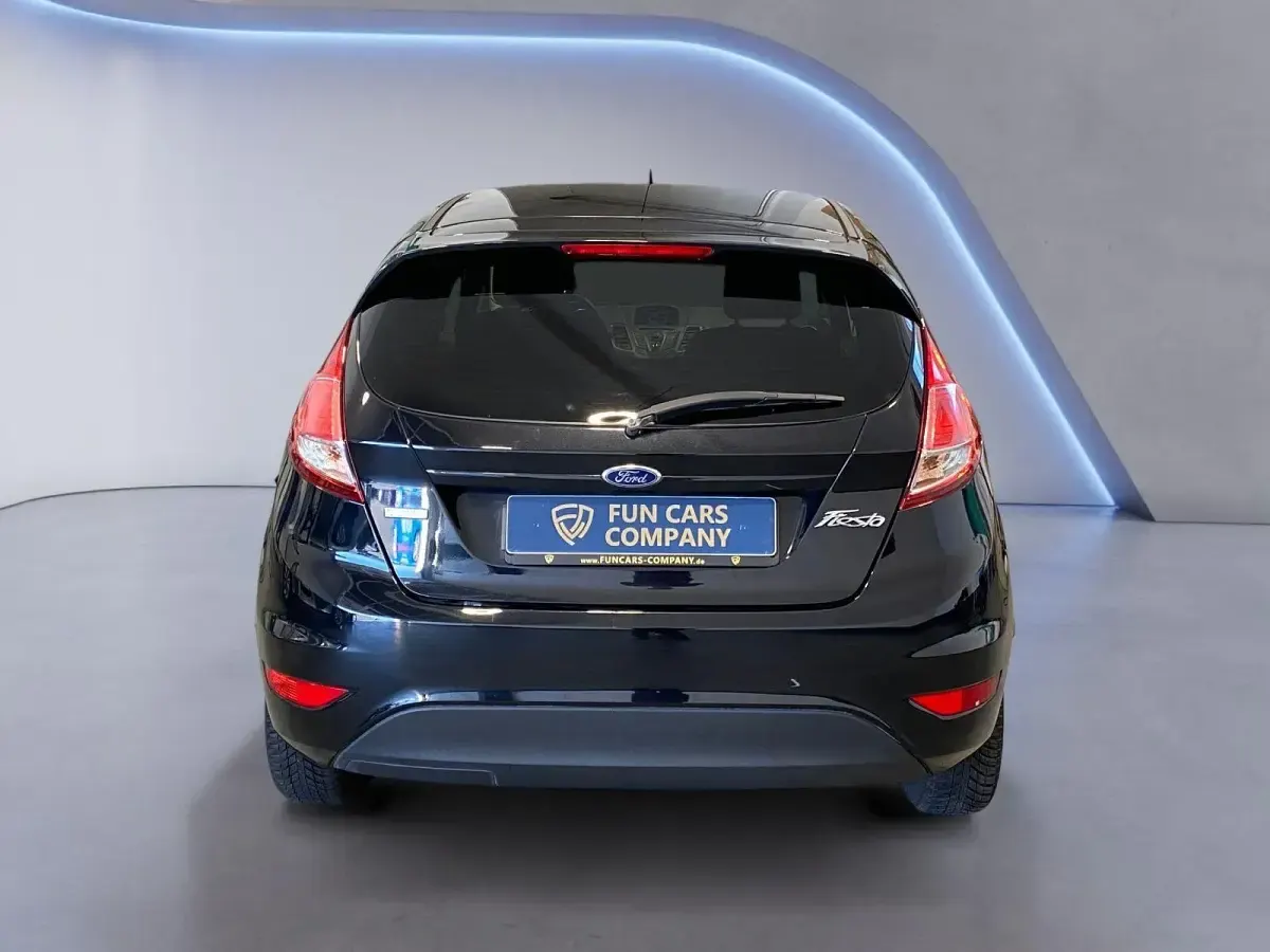 Gebraucht Ford Fiesta Trend 80 PS (58 kW) 2013 Schwarz Kleinwagen