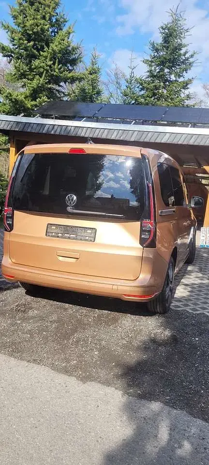 Gebraucht VW Caddy Move 122 PS (89 kW) 2021 Gold Van / Kleinbus