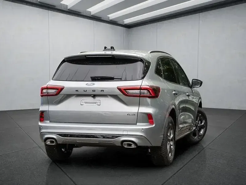 Neu Ford Kuga 242 PS (177 kW) 2026 Silber SUV