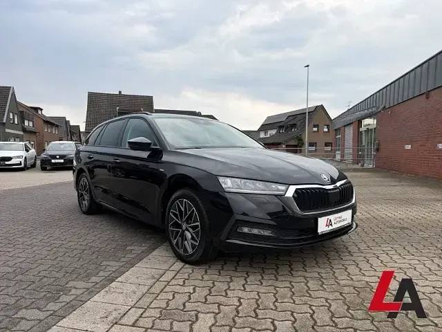 Gebraucht Skoda Octavia Clever 150 PS (110 kW) 2022 Schwarz Kombi