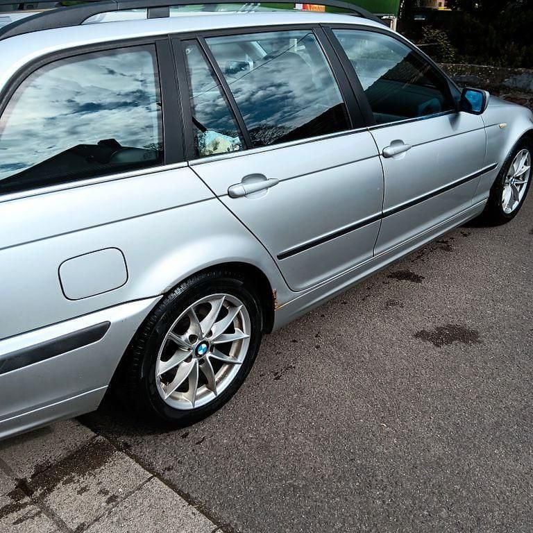 Gebraucht BMW 320 170 PS (125 kW) 2004 Silber Kombi
