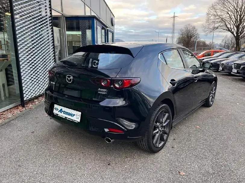 Używany Mazda 3 Selection 122 KM (89 kW) 2021 Czarny Sedan/Limuzyna