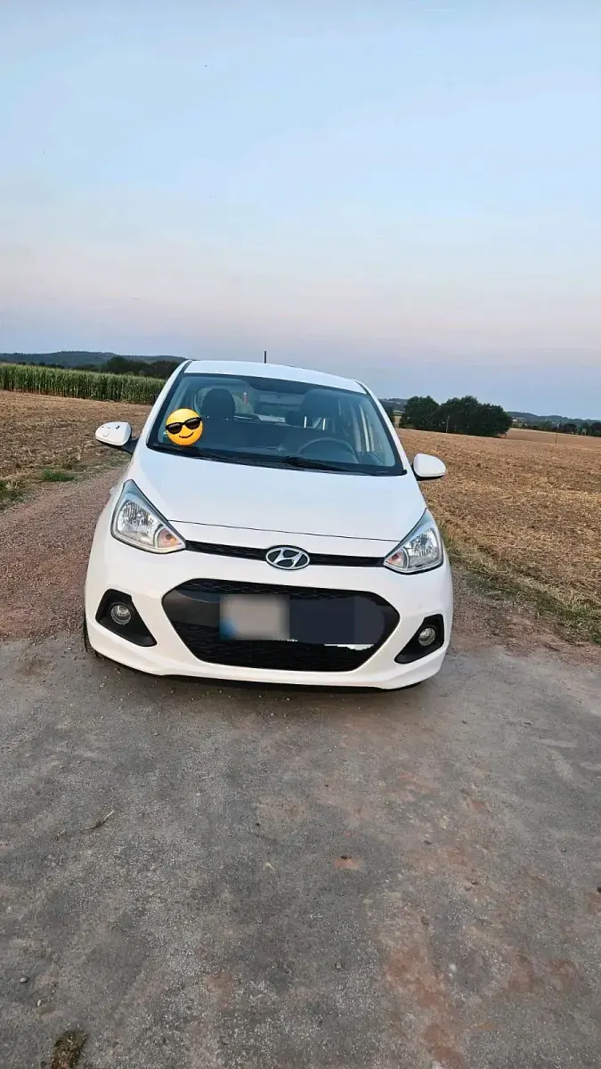 Gebraucht Hyundai i10 67 PS (49 kW) 2017 Weiß Kleinwagen