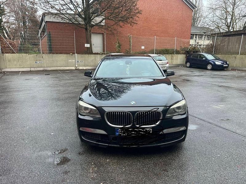 Gebraucht BMW 740 Performance 306 PS (225 kW) 2010 Schwarz Limousine