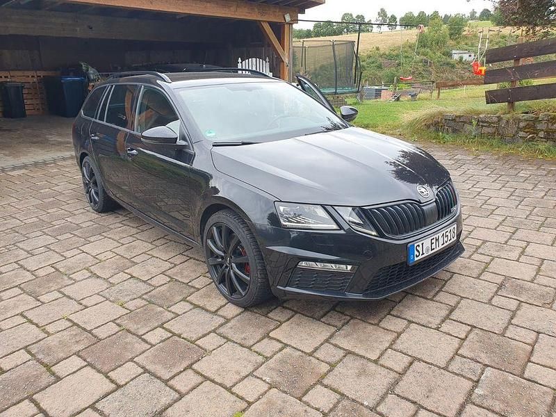 Schwarz Gebraucht 2018 Skoda Octavia RS Kombi | 14.500 € (Guter Preis) - Bild 1/4