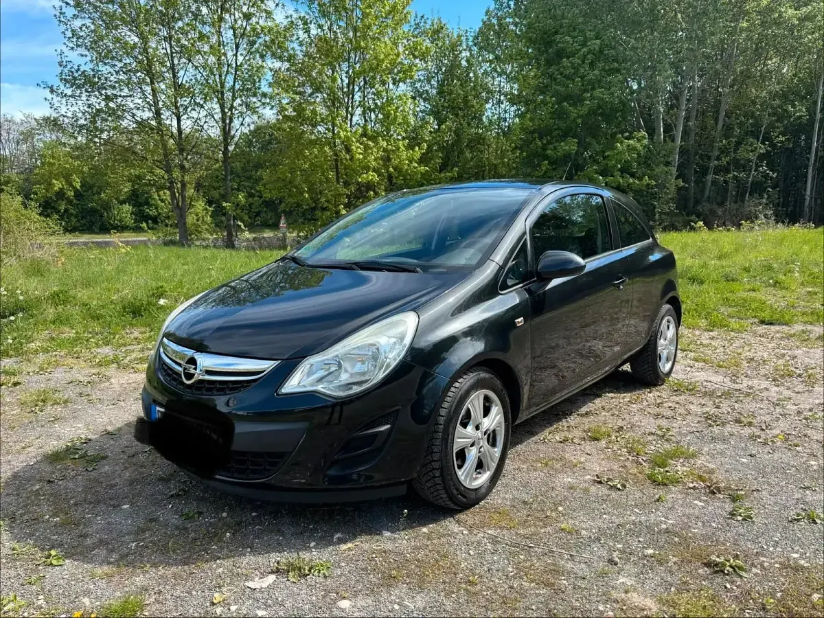 Second-hand Opel Corsa 69 CP (50 kW) 2013 Negru Hatchback