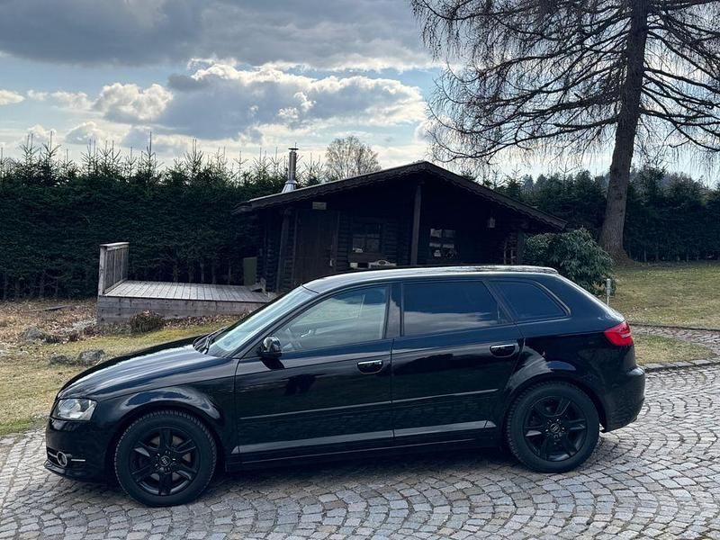 Gebraucht Audi A3 Ambition 140 PS (102 kW) 2011 Schwarz Kleinwagen