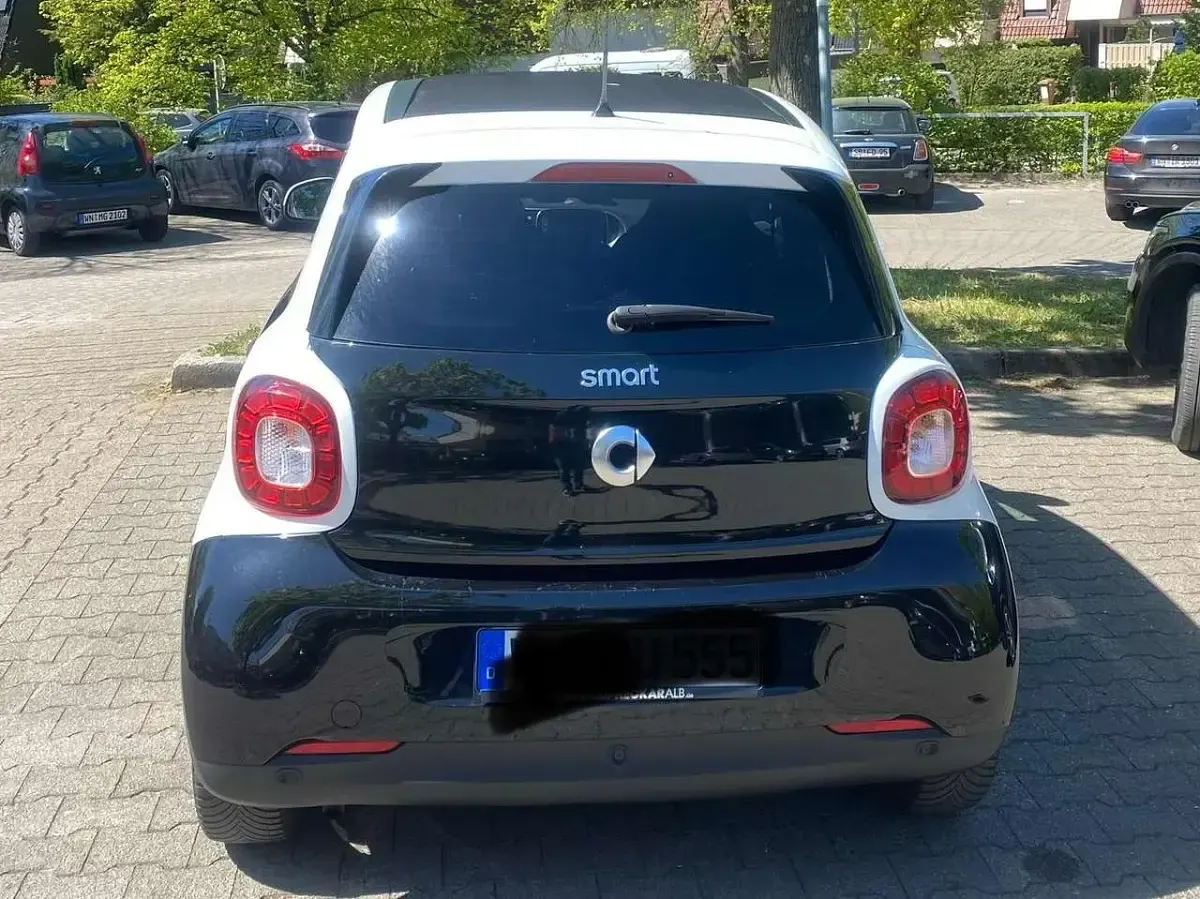 Usata Smart ForFour 71 CV (52 kW) 2018 Nero Utilitaria